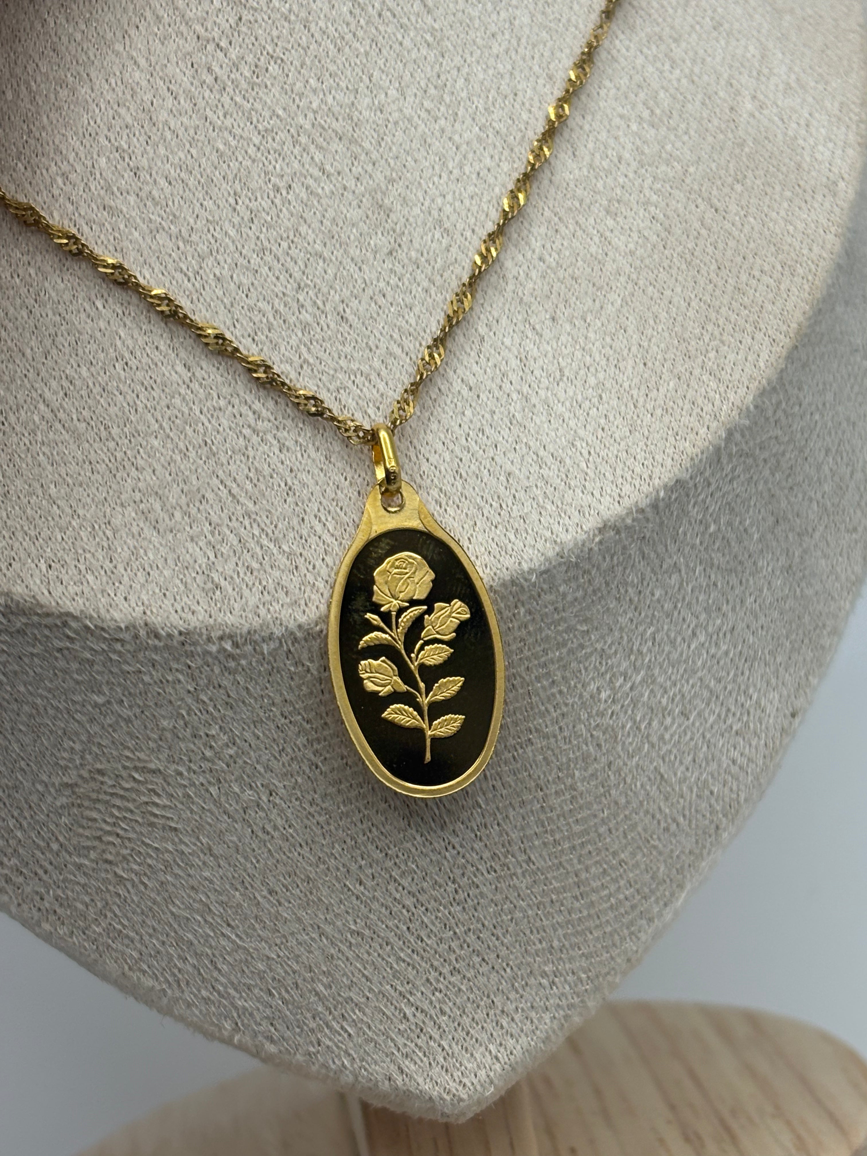 PAMP 2.5g Rosa Gold Minted Pendant In Assay
