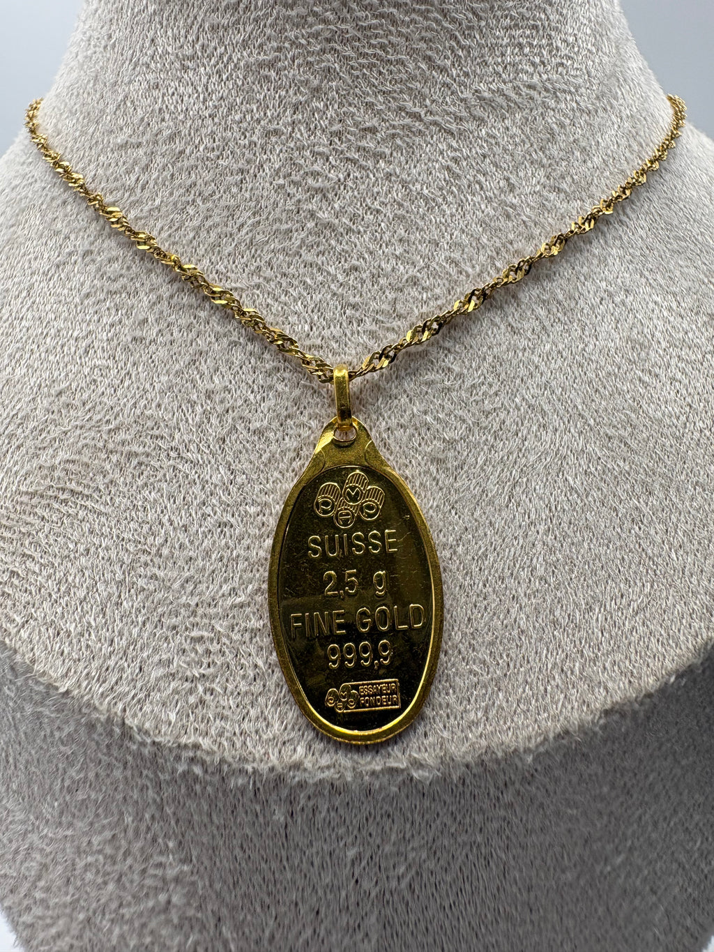 PAMP 2.5g Rosa Gold Minted Pendant In Assay